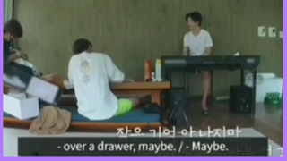 جیمین در حال پیانو زدن:(یک قسمت از سریال بی تی اس در جنگل)