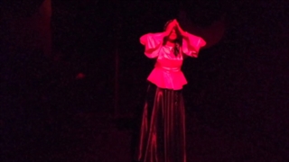 مرگ زمین بانو... صحنه ای از پرفورمنس "زمین خانه ی ماست"... کاری از گروه پرفورمنس آناهید