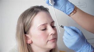 طراحی و قرینه سازی ابرو