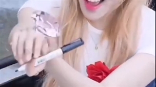 هیچ وقت این  لحظه دوست‌داشتنی  و در عین  حال  خنده دار یادتون نره فقط جنلیسا