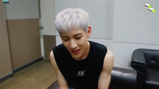 پشت صحنه ای از فن میتینگ بانکوک بم بم در چنل یوتیوبش