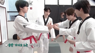 پشت صحنه قسمت 23 برنامه EN-O'CLOCK انهایپن ( زیرنویس فارسی )