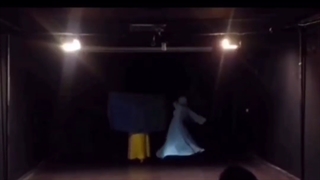 رقص رنگها در صدای باد؛ صحنه ای از پرفورمنس رقص رنگها از گروه هنری آناهید