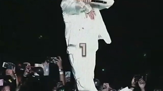 اون مرد خیلی هاتیه  یو نو؟