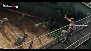 سکانس نجات از آرواره های دایناسورها در فیلم دنیای ژوراسیک (Jurassic World)