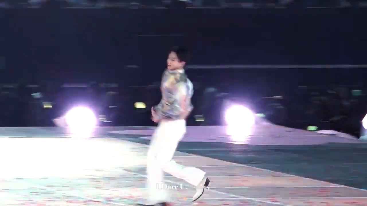 BTS _ Butter[Permission To Dance _ On Stage Seoul]2022 نماشا