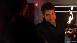 اکشن،یک نفوذی که می تواند تغییر شکل دهد