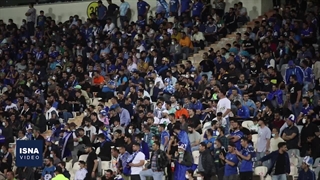 گوشه‌هایی از دیدار فوتبال استقلال و پیکان