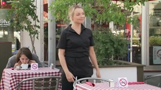 دوربین مخفی خارجی - خوردن سیگار مشتری