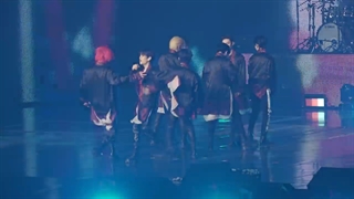 اجرای Domino+Thunderous+God's menu اسکیز در کنسرت سئول~