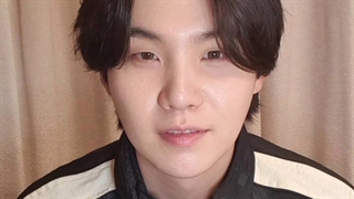 زیرنویس فارسی لایو BTS Suga Live Vlive [2022,05,04] اضافه شد