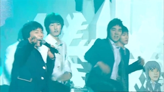 اجرای آهنگ Wonder Boy از گروه سوپرجونیور