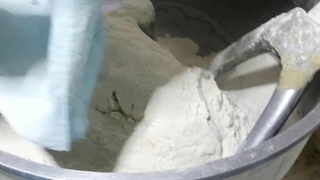 خمیر گیری شیرینی عسلی شهدابه