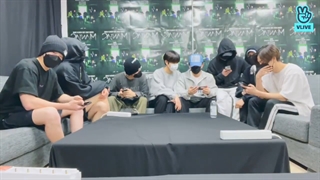 لایو گروهی اسکیز یه روز قبل کنسرتِ سئول :] <زیرنویس فارسی>