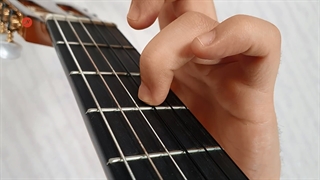 بهترین آموزشگاه گیتار اصفهان