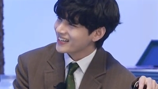 시 평범함을 거부하는 뷔