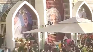 سرود سلام فرمانده توسط فرزندان طلاب غیر ایرانی بر سر مزار شهید حاج قاسم سلیمانی