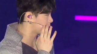 اینجا_اروها_نوشتن_شما_استرو_ندارین؟ومونبین_گفت_شما_اروها_ندارین؟....نمیریم_براش :)