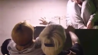 ناموسا اولین چیزی که با دیدن این صحنه به ذهن منم رسید حمله ی زامبی ها بود گروه آسترو