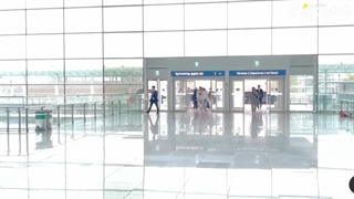 بی تی اس در فرودگاه اینچئون به مقصد واشنگتن دی سی