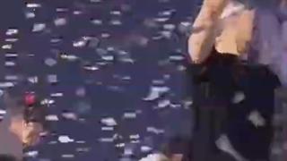 آهنگ CALL OUT آسترو زورم روی سانها و امجی کنسرت STARGAZER