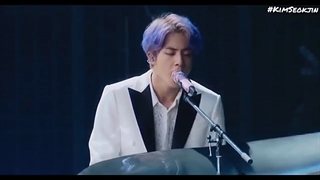 اجرای آهنگ Epiphany از جین- تور جهانی Love yourself