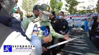 کشف شمشیر 1 متری از اراذل اوباش و تجهیزات جنگی طرح پلیس امنیت تهران بزرگ