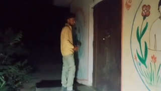 کلبه روح زده و تظاهر ارواح بر پشت بام و اطراف آن