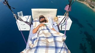 چرت زدن در آسمان با پاراگلایدر
