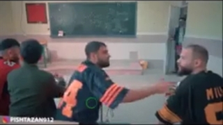 مدرسه ما چیز یعنی مدرسه لات ها زنگ انگلیسی خخخخخخخ