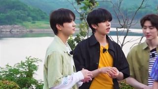 قسمت 13 برنامه EN-O'CLOCK + زیرنویس فارسی