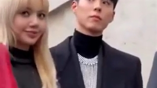 ویدئو منتشر شده از لیسا و تهیونگ از بی تی اس و بازیگر پارک بوگوم در فشن شو پاریس برای برند سلین