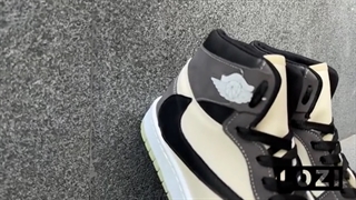 کفش کتانی مردانه نیم ساق طوسی کرم نایک AirJordan مدل 3187