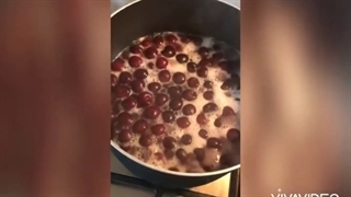 how to make cherry compote
