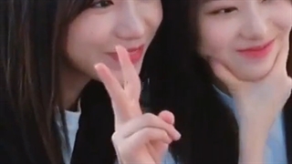 Minju and Yuri friendship