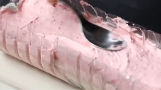 طرز تهیه سه مدل دسر توت فرنگی