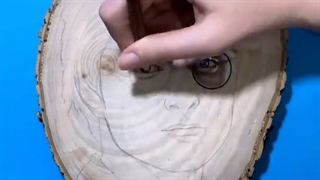 نقاشی چهره هری پاتر روی چوب با مدادرنگی