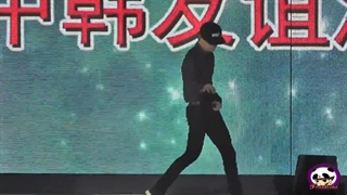 اجرای آهنگ Baby Don't Cry از کای [ورژن چینی]