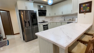 کابینت اشپزخانه نئوکلاسیک پوششی واقع در یوسف اباد