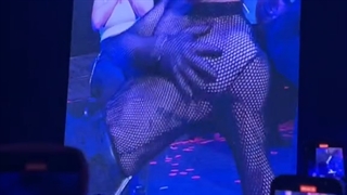 ولی بیاین به این فک کنین که ما شانسشو نداشتیم که این صحنه رو از نزدیک ببینیم!