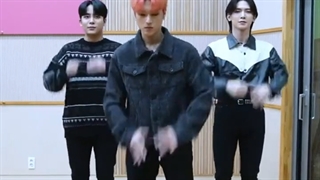 Tiktok . Halazia . ATEEZ