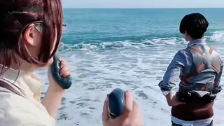 هانجی وقتی به دریا میرسه /کاسپلی/ حمله به تایتان