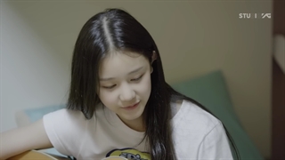 کراکتر پلی لیست"Pharita" از گروه دبیو "baby monster" با زیرنویس فارسی