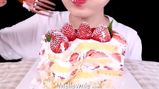 ASMR STRAWBERRY WHIPPED CREAM CAKE 키친205 생크림 딸기밭 케이크 EATING SOUNDS MUKBANG 디저트먹방